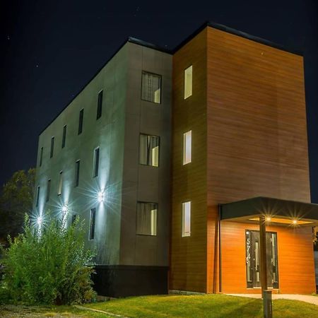 Clifton Hill Hideaway 2B -Two Bedroom Condo Niagara-Fälle Exterior foto