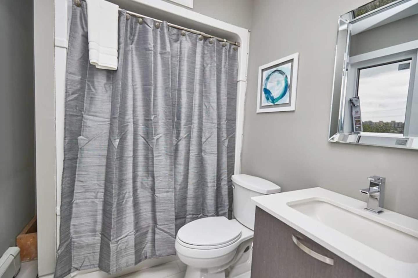 Clifton Hill Hideaway 2B -Two Bedroom Condo Niagara-Fälle Exterior foto